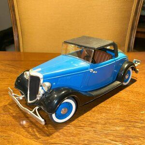 Solido Ford V8 Roadster 1934 Sky Blue & Black Model Car 1/19 Scale